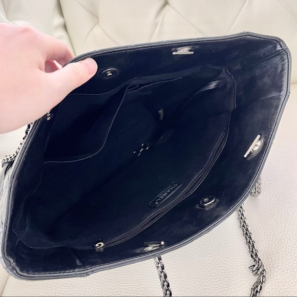 ⭕️SOLD⭕️Chanel tote - Picture 7 of 9